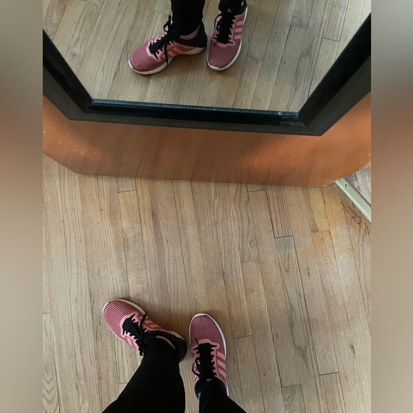 7.5 pink and black Addis’s women’s sneakers. Worn a handful of times. - Picture 5 of 10